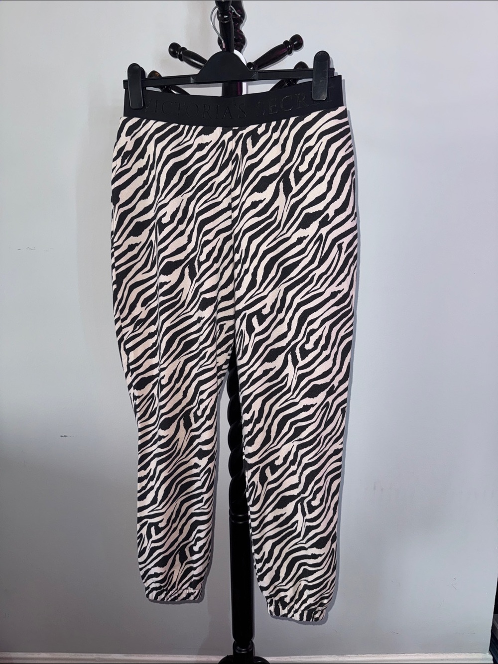 Victoria's Secret Black & Cream Zebra Jogger Pants 7.1M